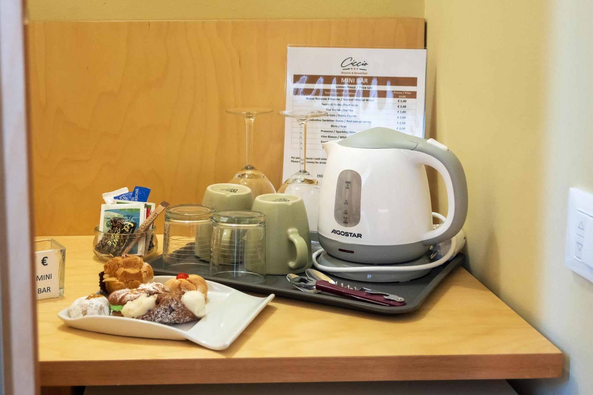 Ciccio Rooms And Breakfast - Self Check-In Palermo Bagian luar foto