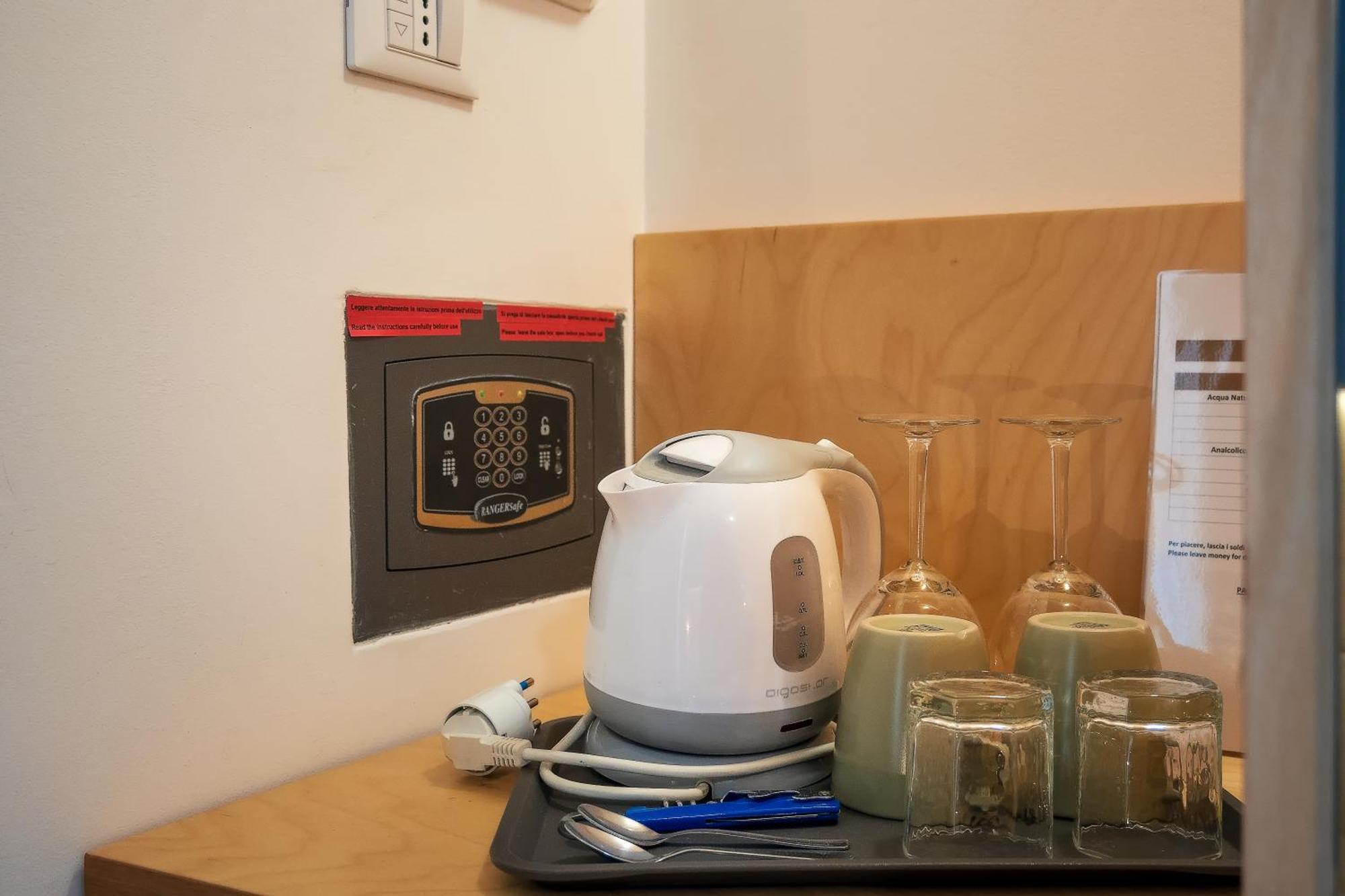 Ciccio Rooms And Breakfast - Self Check-In Palermo Bagian luar foto