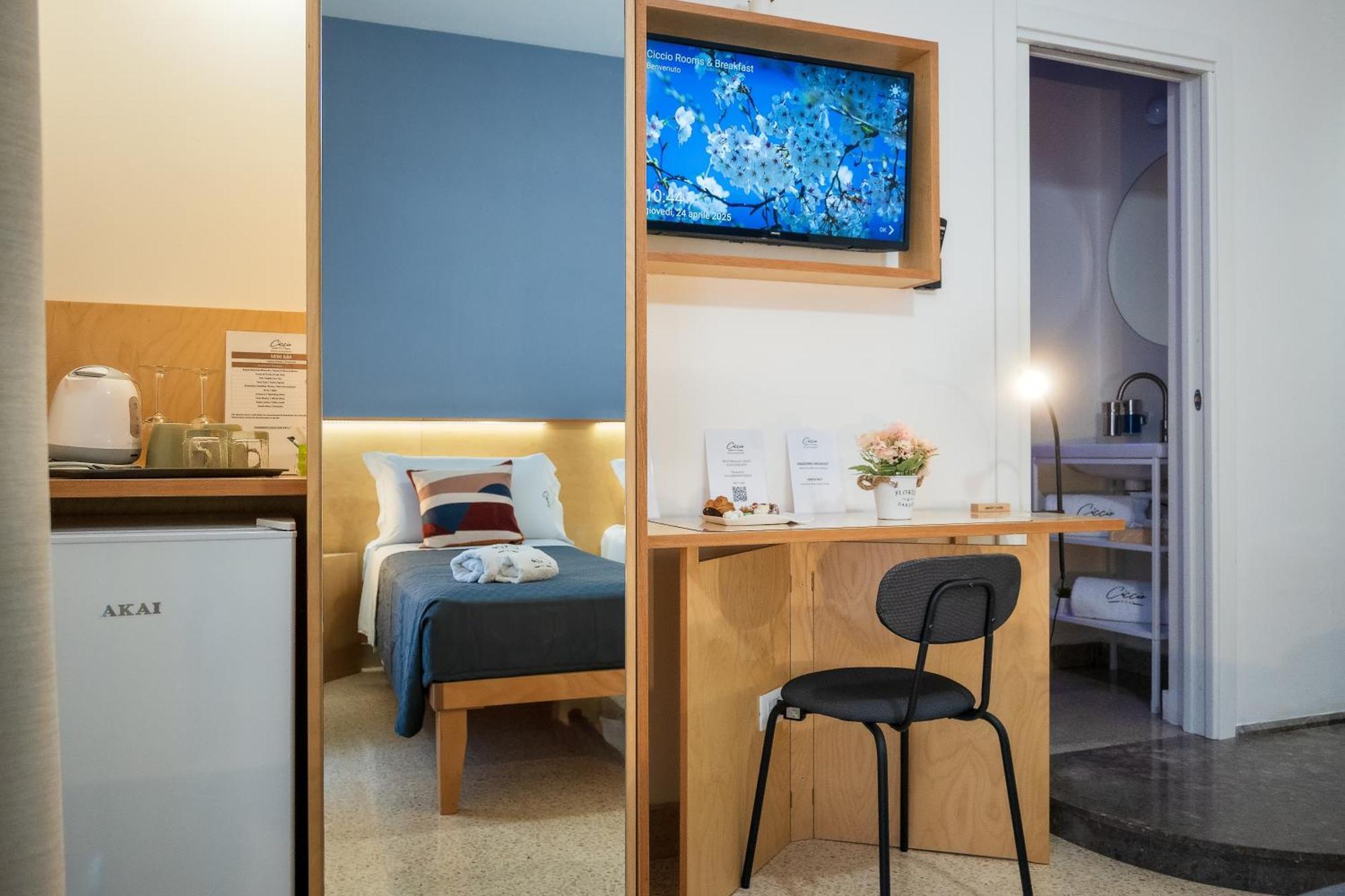 Ciccio Rooms And Breakfast - Self Check-In Palermo Bagian luar foto