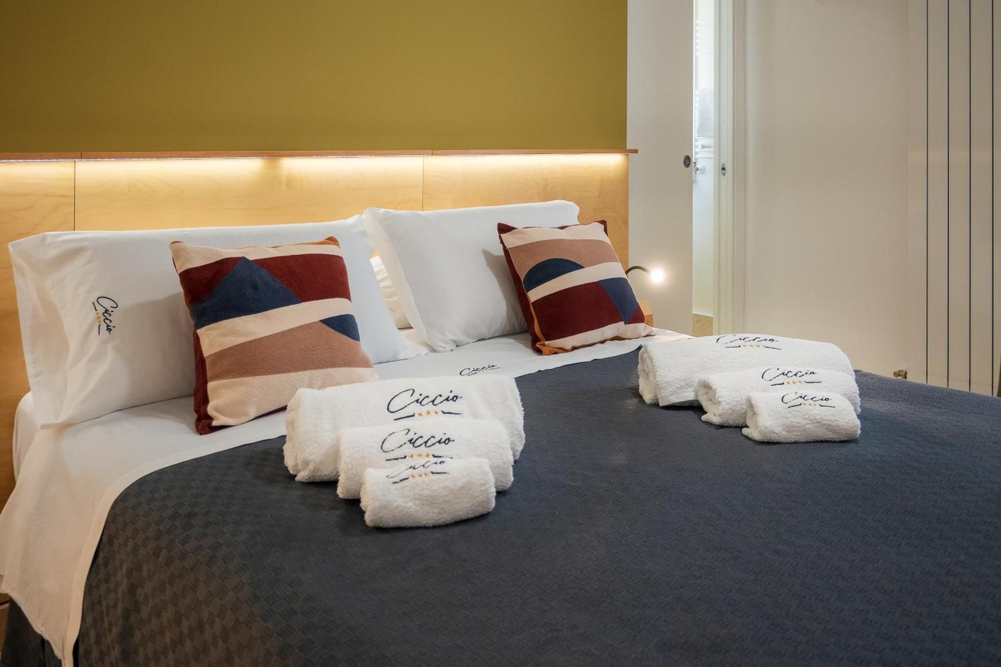 Ciccio Rooms And Breakfast - Self Check-In Palermo Bagian luar foto