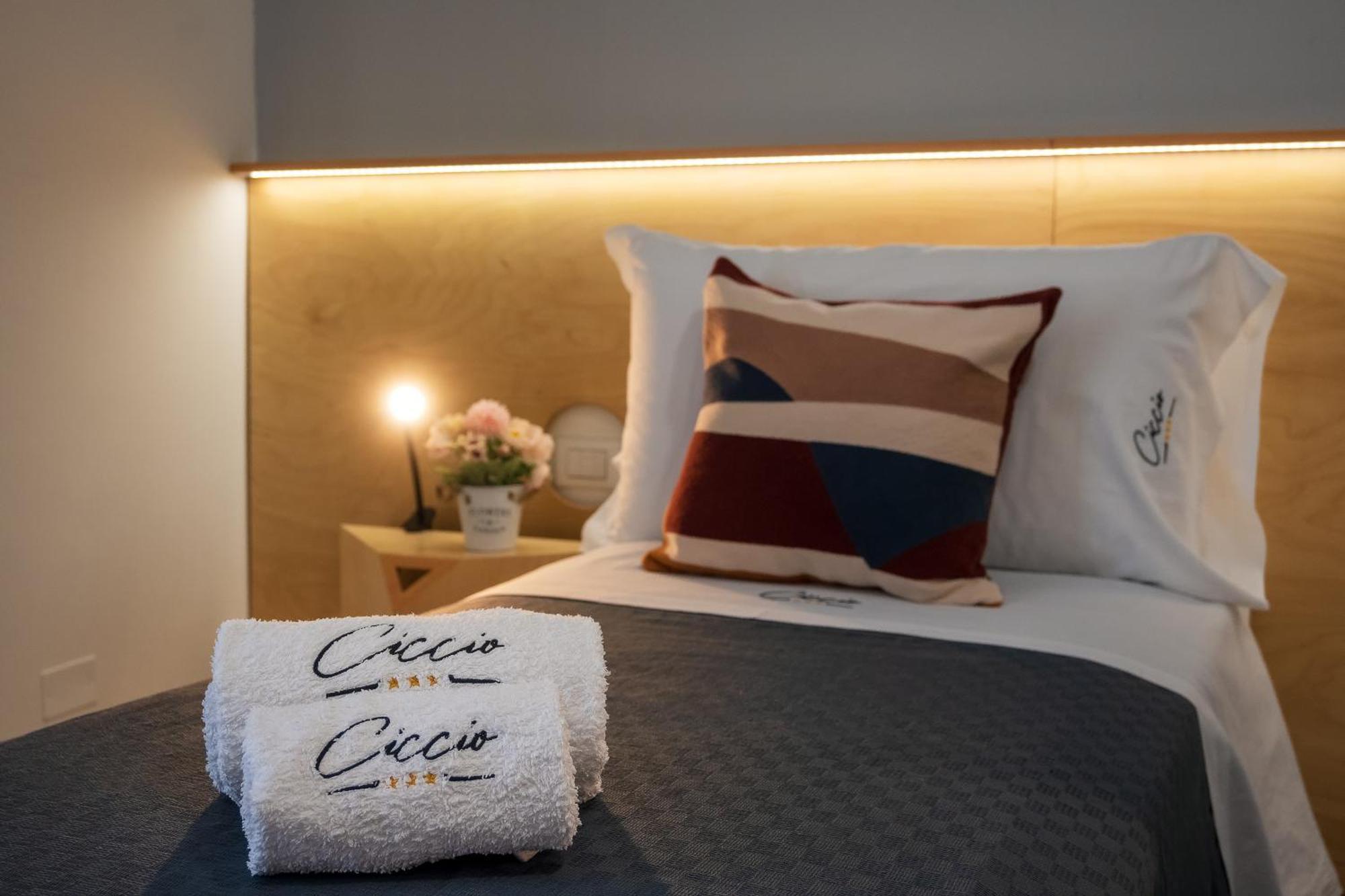 Ciccio Rooms And Breakfast - Self Check-In Palermo Bagian luar foto