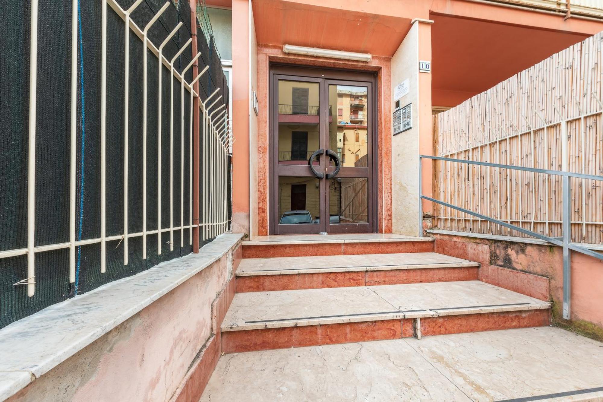 Ciccio Rooms And Breakfast - Self Check-In Palermo Bagian luar foto