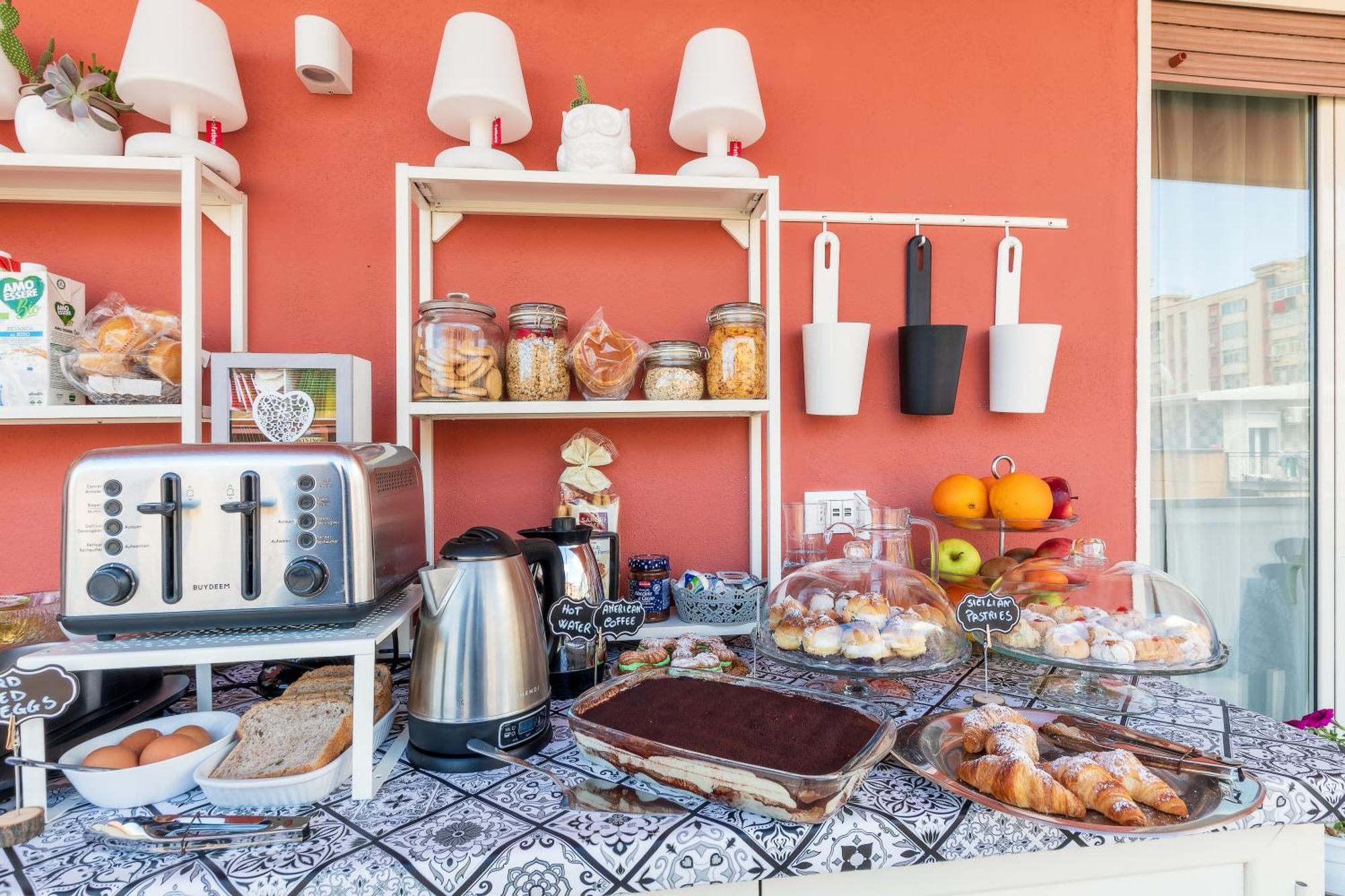 Ciccio Rooms And Breakfast - Self Check-In Palermo Bagian luar foto
