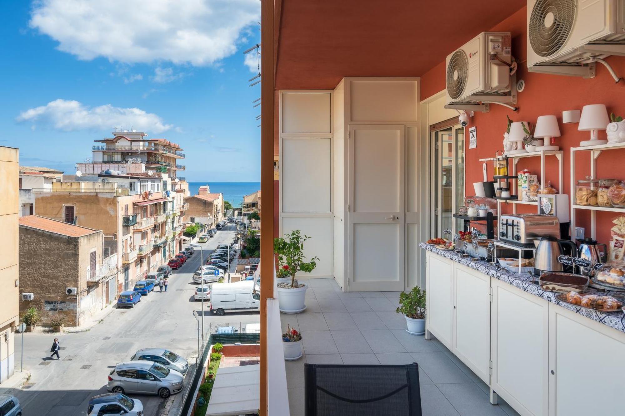 Ciccio Rooms And Breakfast - Self Check-In Palermo Bagian luar foto